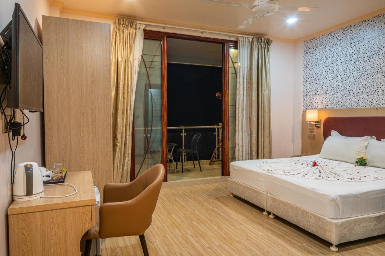 ซันไรส์ บีช แอนด์ สปา Hotel มาฟุชิ ภายนอก รูปภาพ